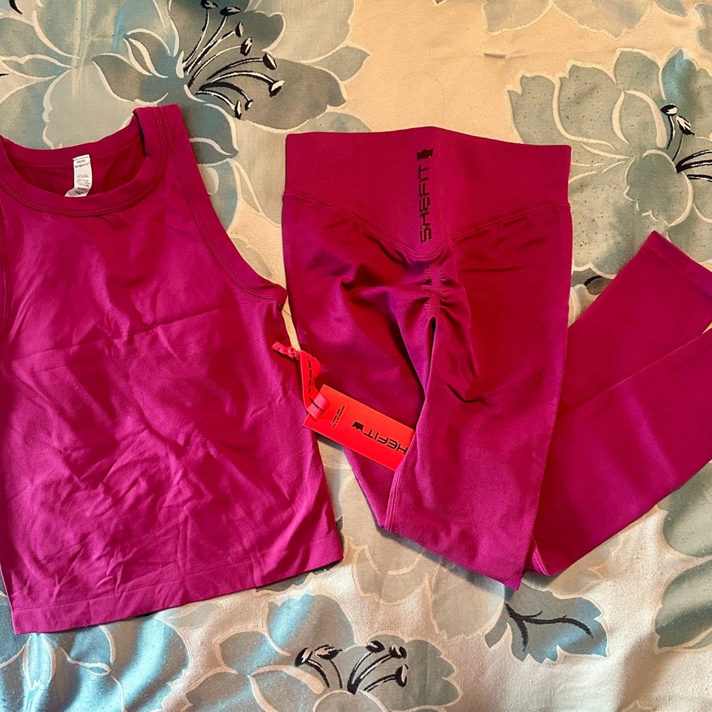 Shefit Magenta Tank & Seamless Leggings Set  (XS)